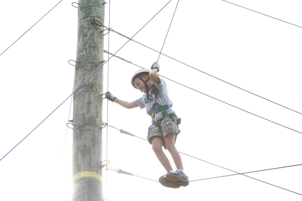 2010/05(May)/Pack409-Camp-Champions/1024x768_2010-05-22-Pack409-Camp-Champions-195-High-Ropes.JPG