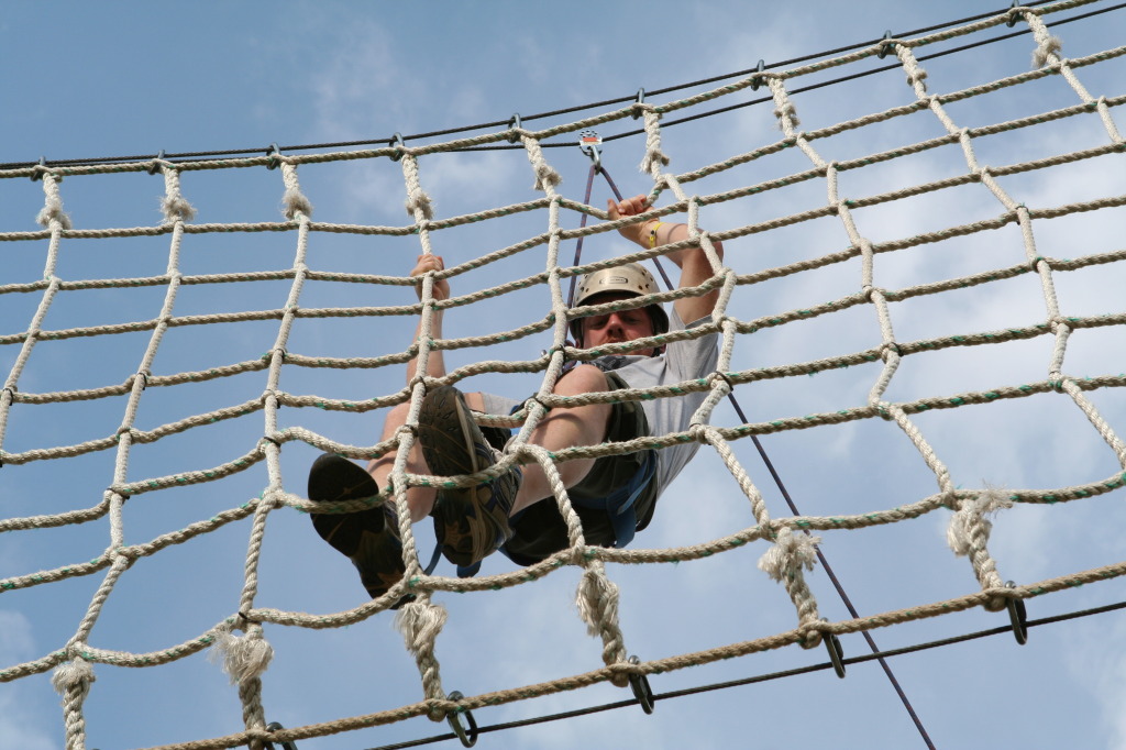 2010/05(May)/Pack409-Camp-Champions/1024x768_2010-05-22-Pack409-Camp-Champions-201-High-Ropes-Chris.JPG