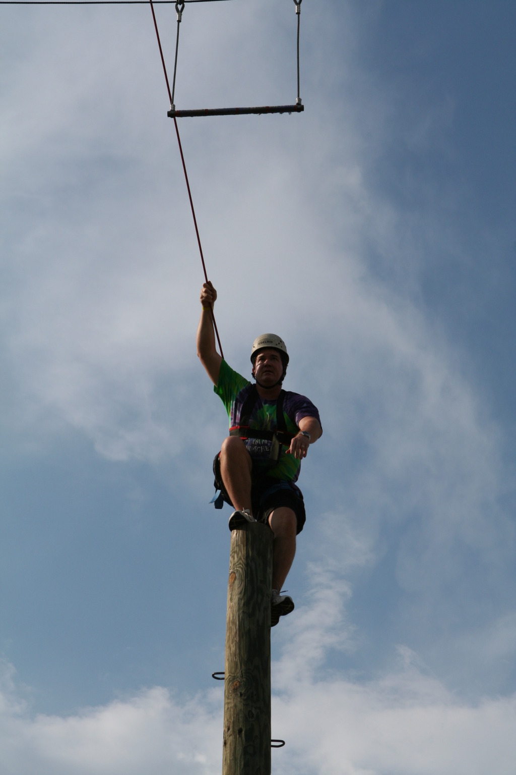2010/05(May)/Pack409-Camp-Champions/1024x768_2010-05-22-Pack409-Camp-Champions-211-Trapeze-Jump-Jimmy.JPG