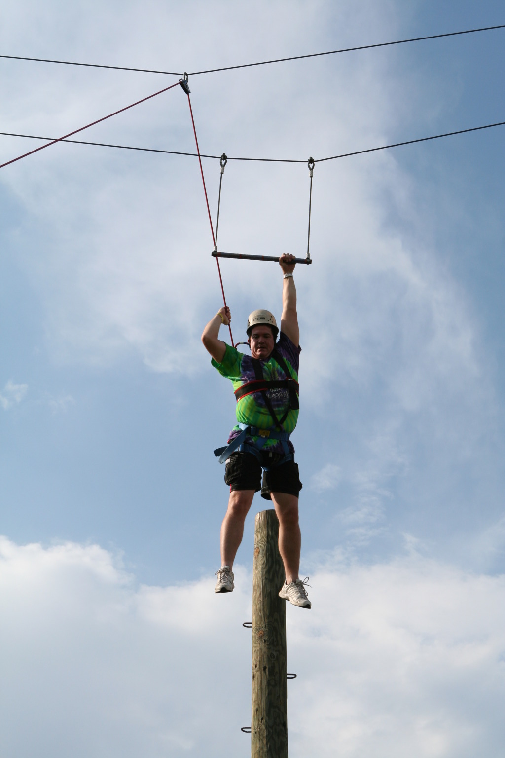 2010/05(May)/Pack409-Camp-Champions/1024x768_2010-05-22-Pack409-Camp-Champions-224-Trapeze-Jump-Jimmy.JPG