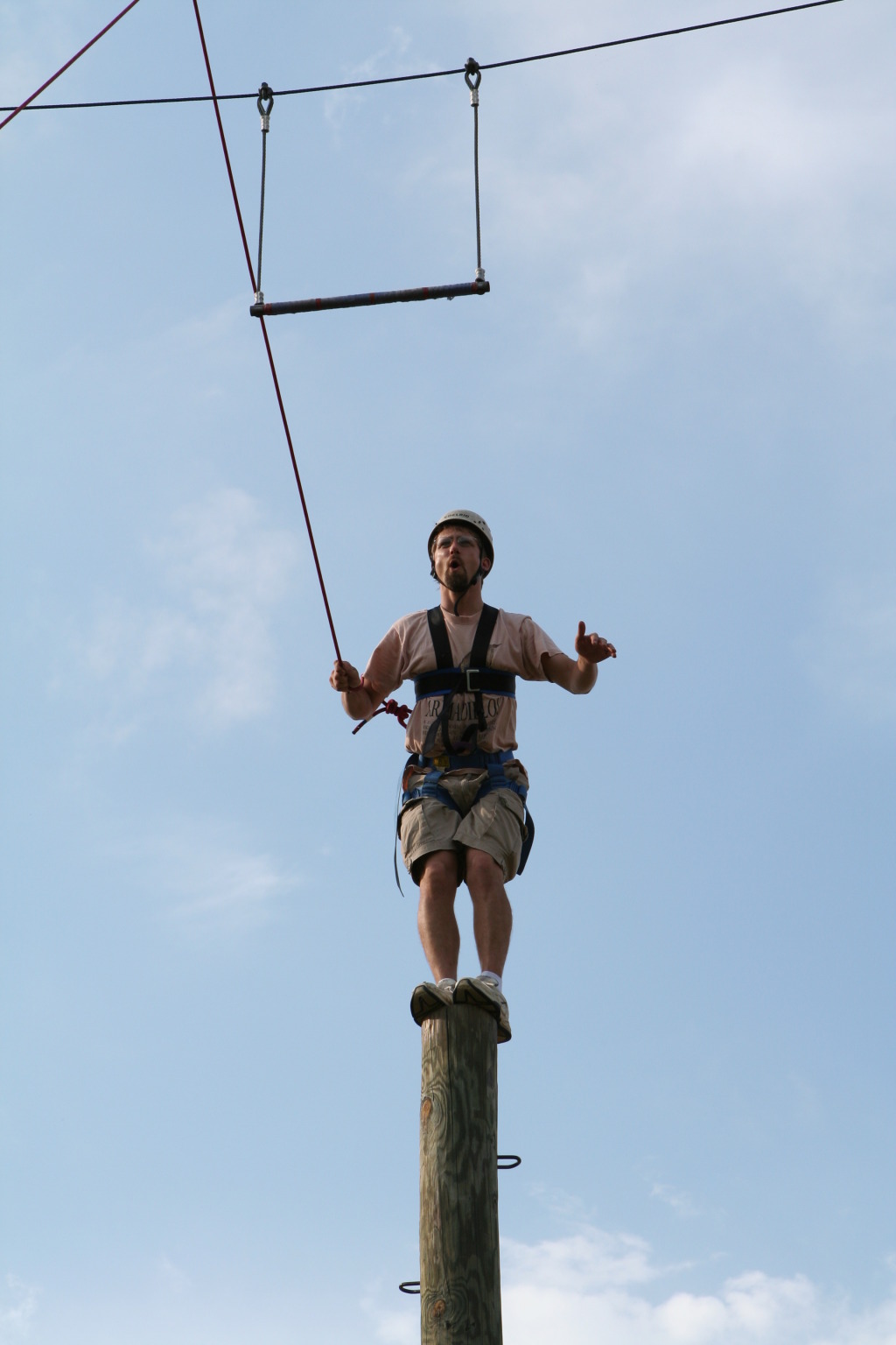 2010/05(May)/Pack409-Camp-Champions/1024x768_2010-05-22-Pack409-Camp-Champions-237-Trapeze-Jump.JPG