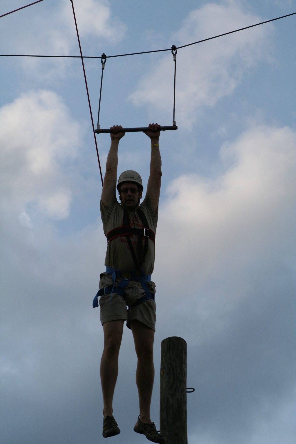 2010/05(May)/Pack409-Camp-Champions/1024x768_2010-05-22-Pack409-Camp-Champions-338-Matt-Trapeze-Jump.JPG