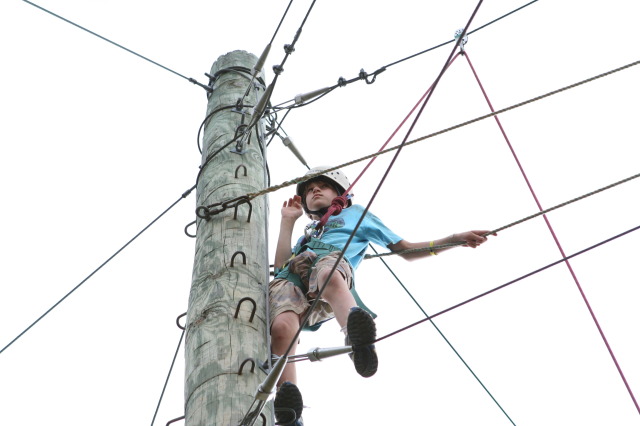 2010/05(May)/Pack409-Camp-Champions/640x480_2010-05-22-Pack409-Camp-Champions-158-High-Ropes-Chance.JPG