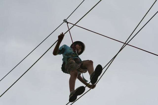 2010/05(May)/Pack409-Camp-Champions/640x480_2010-05-22-Pack409-Camp-Champions-170-High-Ropes-Chance.JPG