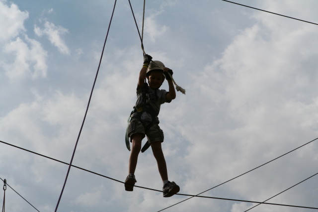 2010/05(May)/Pack409-Camp-Champions/640x480_2010-05-22-Pack409-Camp-Champions-190-High-Ropes.JPG