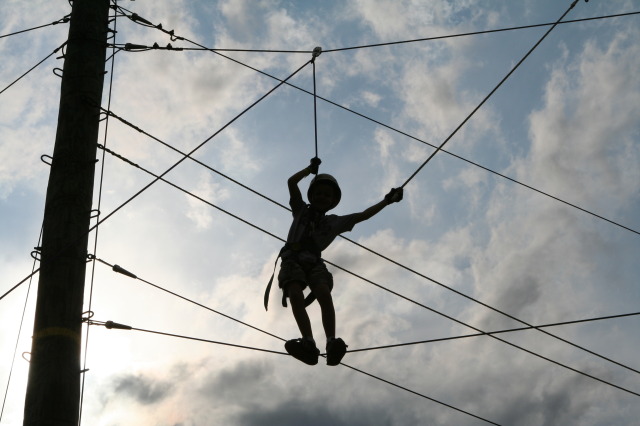 2010/05(May)/Pack409-Camp-Champions/640x480_2010-05-22-Pack409-Camp-Champions-193-High-Ropes.JPG