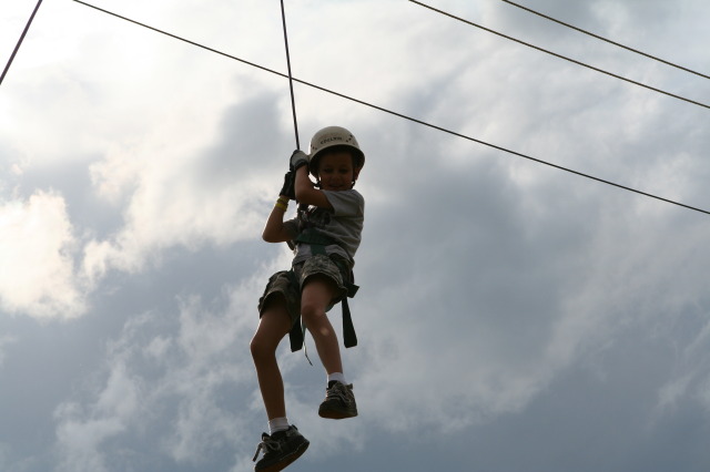 2010/05(May)/Pack409-Camp-Champions/640x480_2010-05-22-Pack409-Camp-Champions-197-High-Ropes.JPG