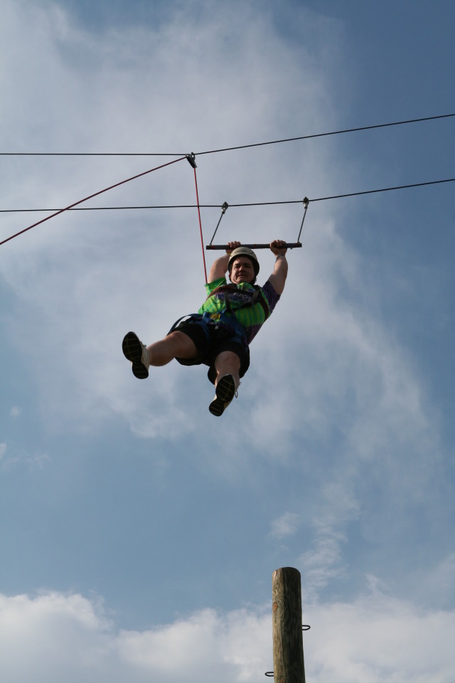 2010-05-22-Pack409-Camp-Champions-221-Trapeze-Jump-Jimmy.JPG