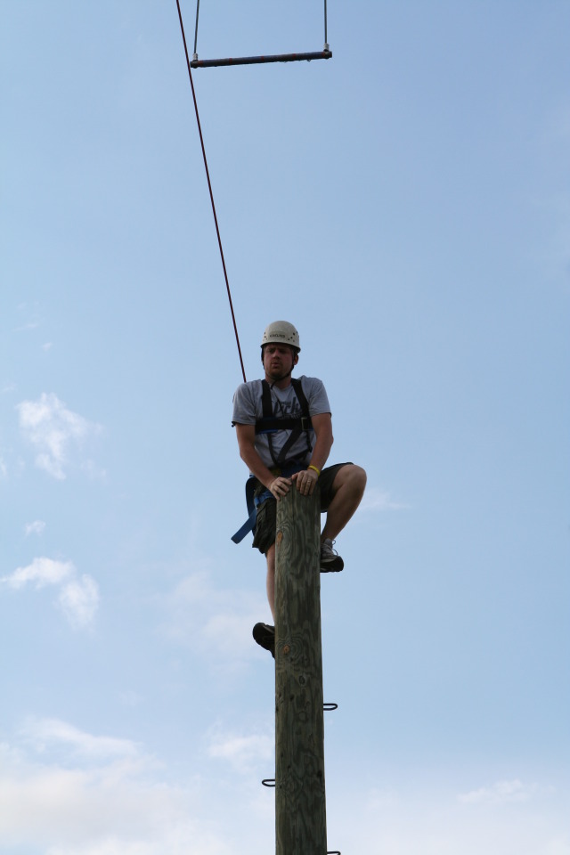 2010/05(May)/Pack409-Camp-Champions/640x480_2010-05-22-Pack409-Camp-Champions-259-Trapeze-Jump-Chris.JPG