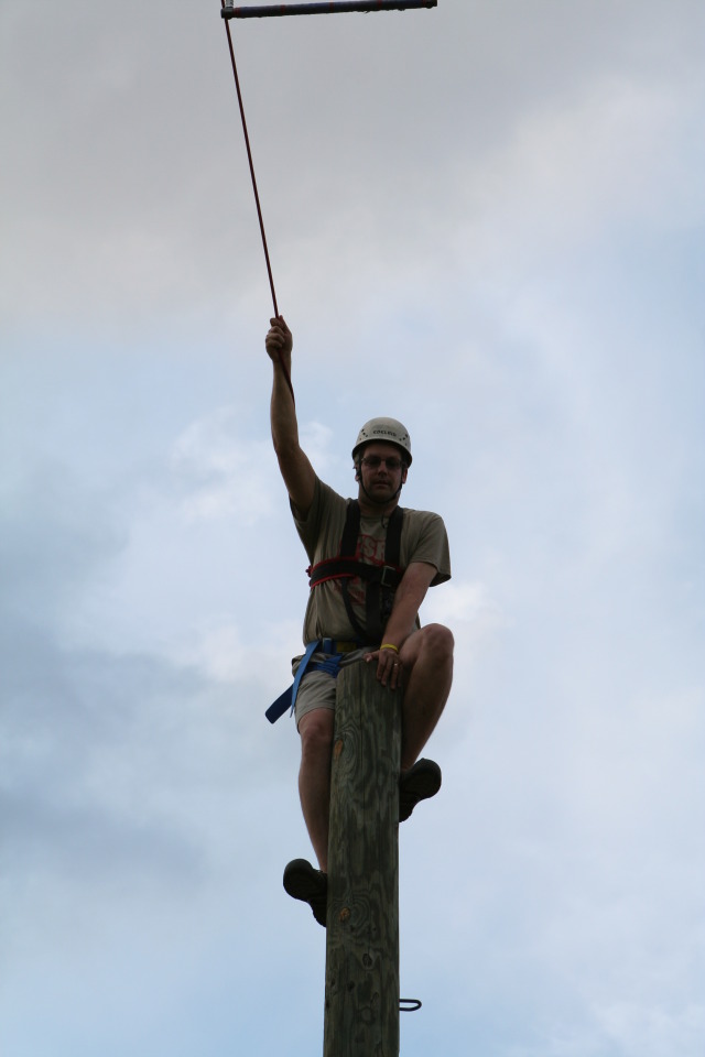 2010/05(May)/Pack409-Camp-Champions/640x480_2010-05-22-Pack409-Camp-Champions-320-Matt-Trapeze-Jump.JPG