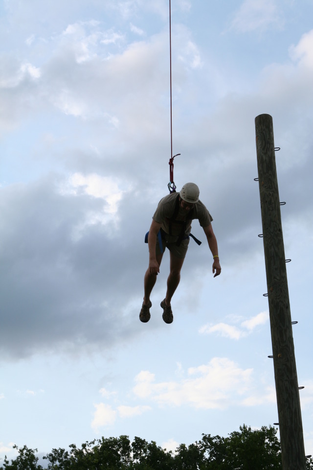 2010/05(May)/Pack409-Camp-Champions/640x480_2010-05-22-Pack409-Camp-Champions-350-Matt-Trapeze-Jump.JPG