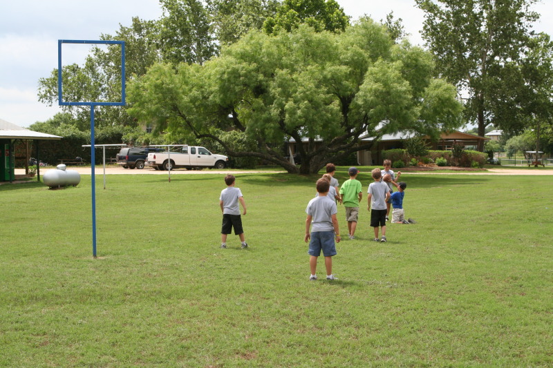 2010/05(May)/Pack409-Camp-Champions/800x600_2010-05-22-Pack409-Camp-Champions-058-Football-Quiddich.JPG