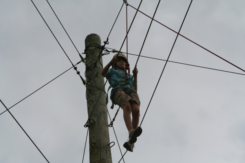 2010/05(May)/Pack409-Camp-Champions/800x600_2010-05-22-Pack409-Camp-Champions-162-High-Ropes-Chance.JPG