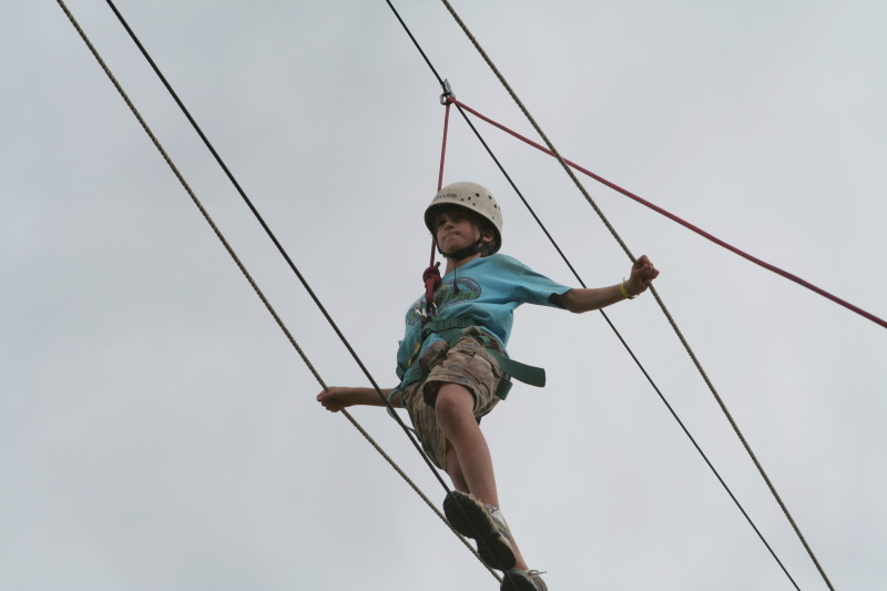 2010/05(May)/Pack409-Camp-Champions/800x600_2010-05-22-Pack409-Camp-Champions-169-High-Ropes-Chance-GOOD.JPG