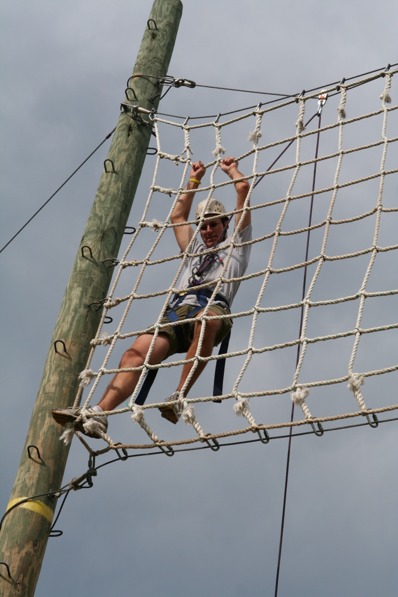 2010/05(May)/Pack409-Camp-Champions/800x600_2010-05-22-Pack409-Camp-Champions-180-High-Ropes-Travis.JPG