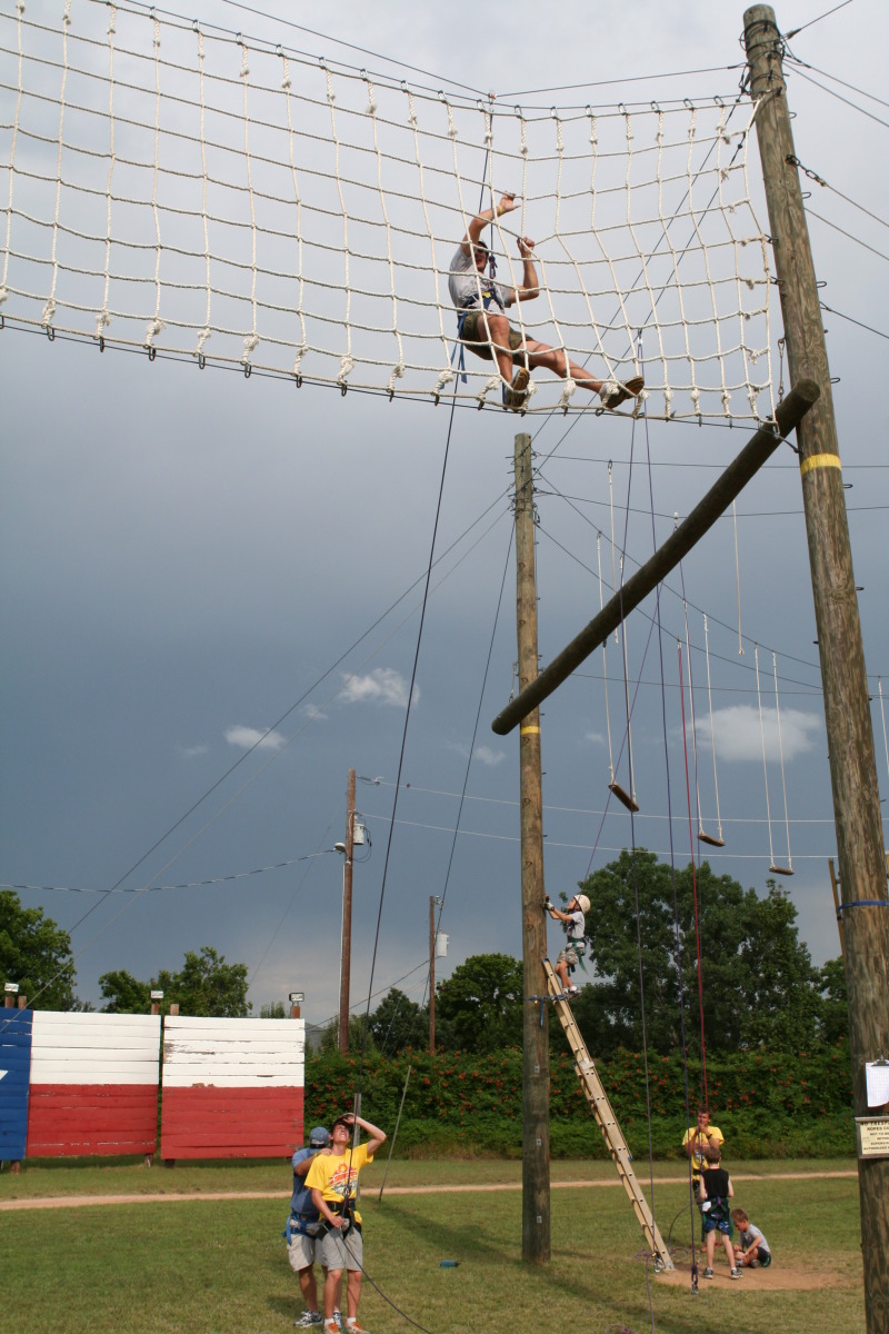 2010/05(May)/Pack409-Camp-Champions/800x600_2010-05-22-Pack409-Camp-Champions-183-High-Ropes-Travis.JPG