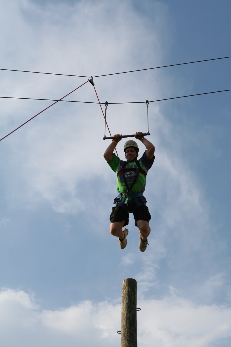 2010/05(May)/Pack409-Camp-Champions/800x600_2010-05-22-Pack409-Camp-Champions-217-Trapeze-Jump-Jimmy.JPG