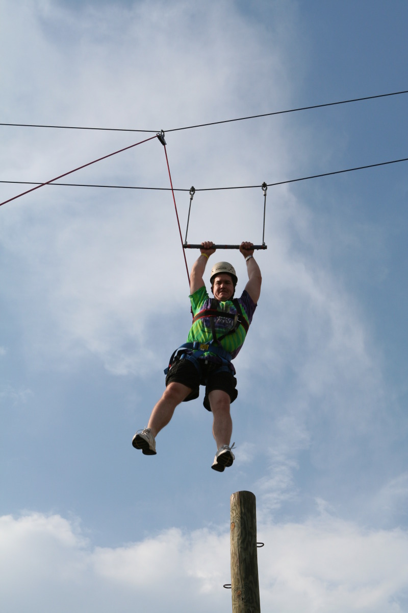 2010/05(May)/Pack409-Camp-Champions/800x600_2010-05-22-Pack409-Camp-Champions-222-Trapeze-Jump-Jimmy.JPG