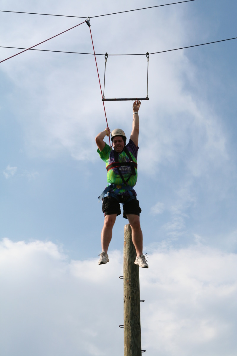 2010-05-22-Pack409-Camp-Champions-225-Trapeze-Jump-Jimmy.JPG