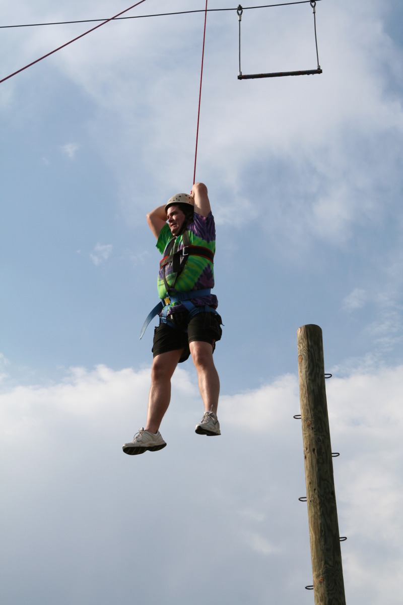 2010/05(May)/Pack409-Camp-Champions/800x600_2010-05-22-Pack409-Camp-Champions-229-Trapeze-Jump-Jimmy.JPG