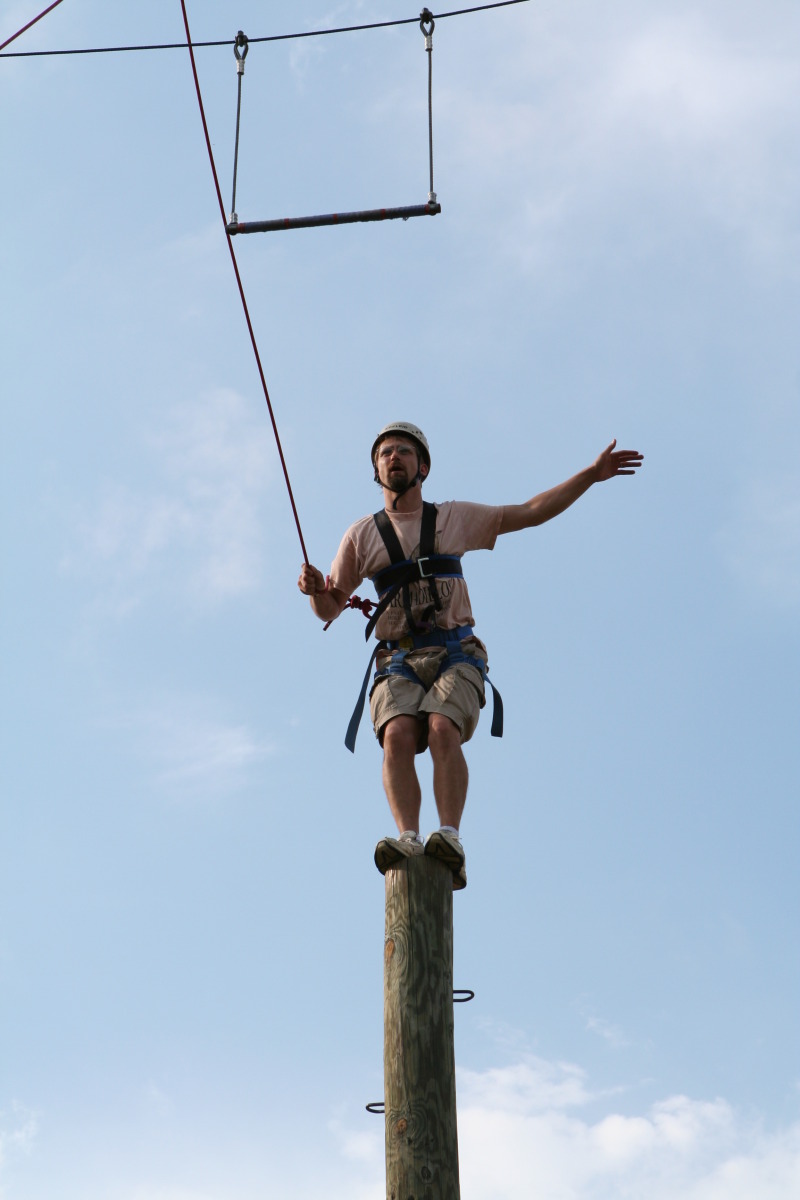 2010/05(May)/Pack409-Camp-Champions/800x600_2010-05-22-Pack409-Camp-Champions-236-Trapeze-Jump.JPG
