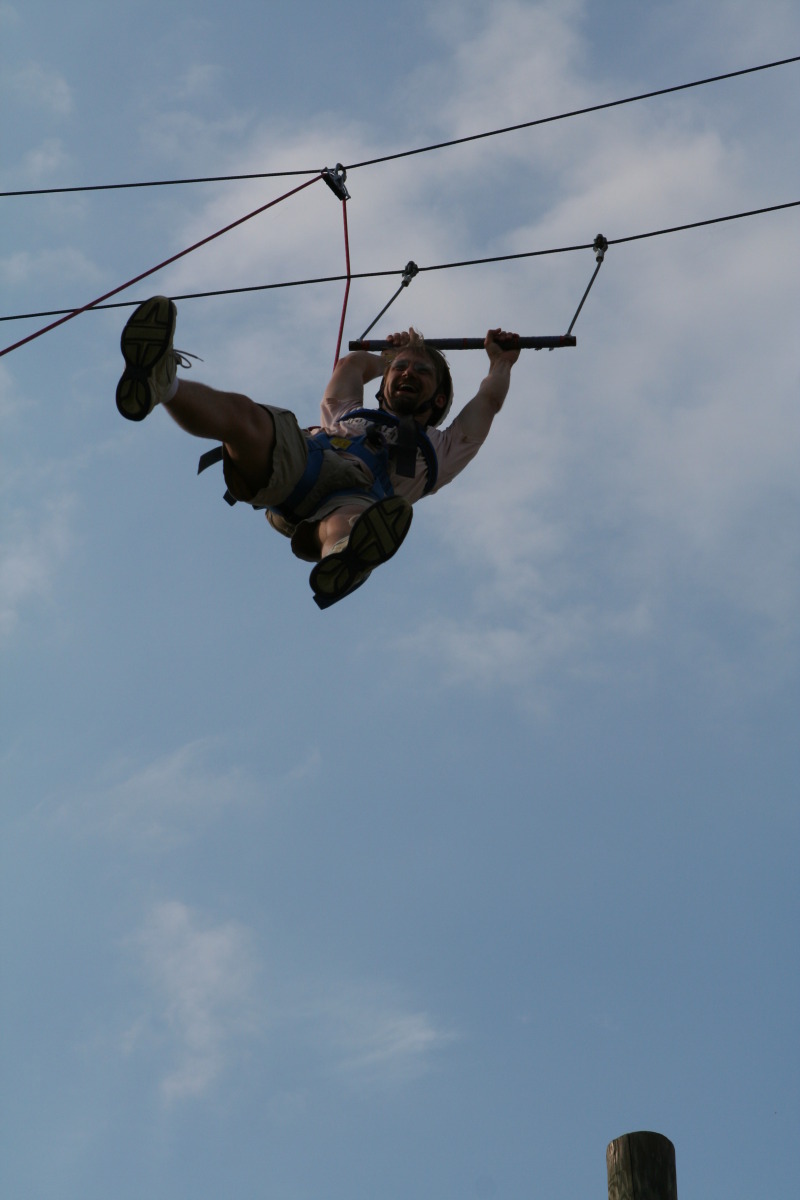 2010/05(May)/Pack409-Camp-Champions/800x600_2010-05-22-Pack409-Camp-Champions-244-Trapeze-Jump.JPG