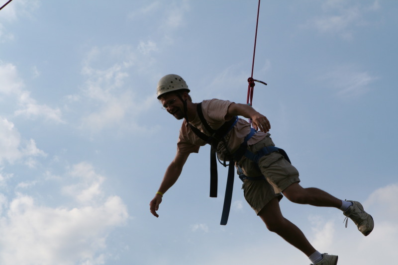 2010/05(May)/Pack409-Camp-Champions/800x600_2010-05-22-Pack409-Camp-Champions-252-Trapeze-Jump.JPG