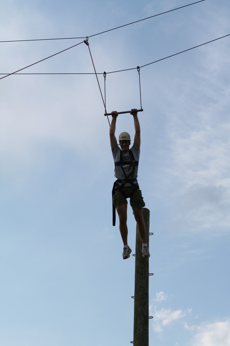 2010/05(May)/Pack409-Camp-Champions/800x600_2010-05-22-Pack409-Camp-Champions-306-Travis-Trapeze-Jump.JPG