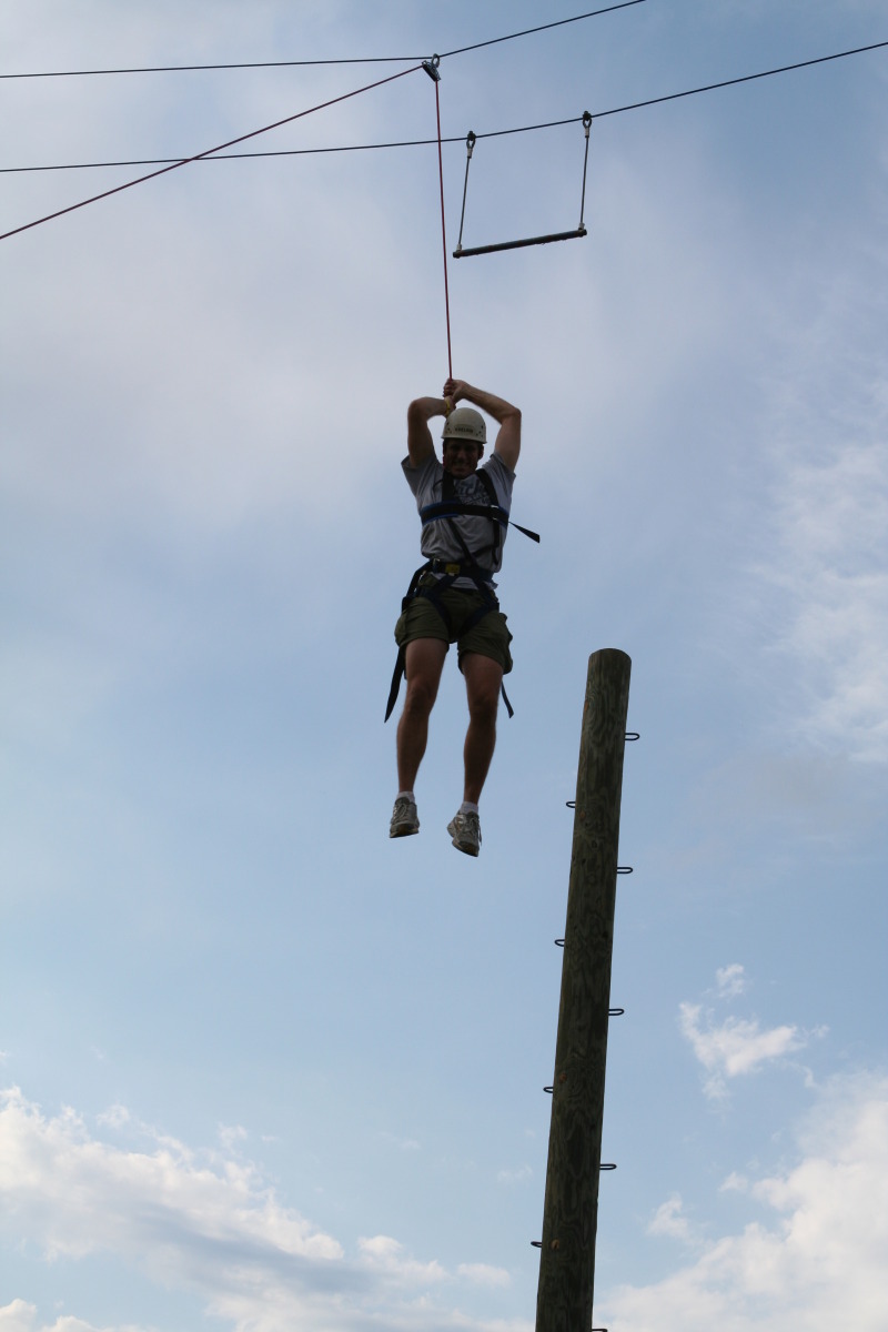 2010/05(May)/Pack409-Camp-Champions/800x600_2010-05-22-Pack409-Camp-Champions-310-Travis-Trapeze-Jump.JPG