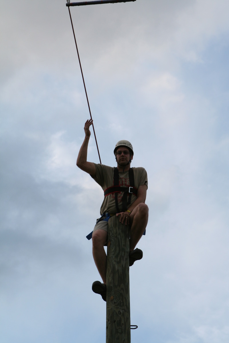 2010/05(May)/Pack409-Camp-Champions/800x600_2010-05-22-Pack409-Camp-Champions-319-Matt-Trapeze-Jump.JPG
