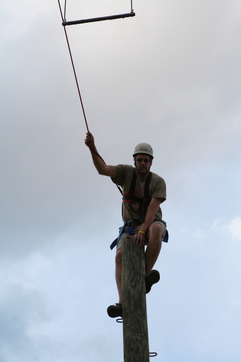 2010/05(May)/Pack409-Camp-Champions/800x600_2010-05-22-Pack409-Camp-Champions-322-Matt-Trapeze-Jump.JPG