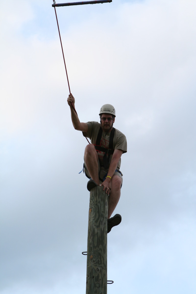 2010/05(May)/Pack409-Camp-Champions/800x600_2010-05-22-Pack409-Camp-Champions-325-Matt-Trapeze-Jump.JPG