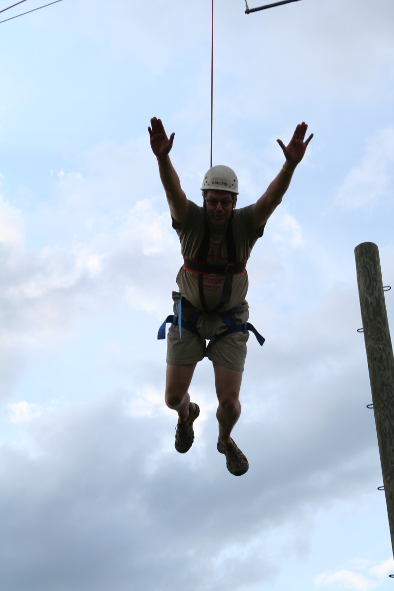 2010/05(May)/Pack409-Camp-Champions/800x600_2010-05-22-Pack409-Camp-Champions-353-Matt-Trapeze-Jump.JPG