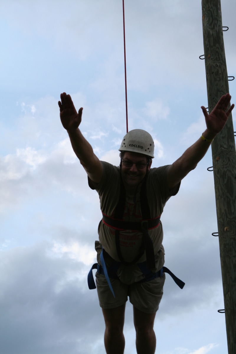 2010/05(May)/Pack409-Camp-Champions/800x600_2010-05-22-Pack409-Camp-Champions-359-Matt-Trapeze-Jump.JPG