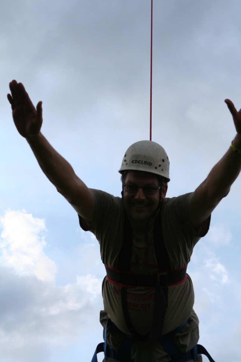 2010/05(May)/Pack409-Camp-Champions/800x600_2010-05-22-Pack409-Camp-Champions-361-Matt-Trapeze-Jump.JPG
