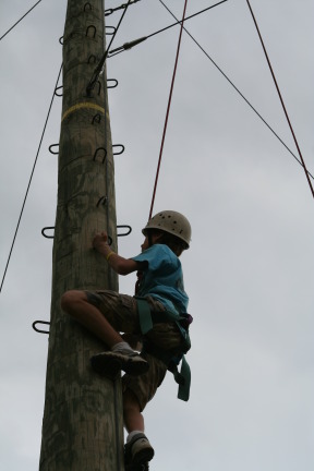 2010-05-22-Pack409-Camp-Champions-156-High-Ropes-Chance.JPG