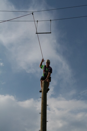 2010-05-22-Pack409-Camp-Champions-210-Trapeze-Jump-Jimmy.JPG