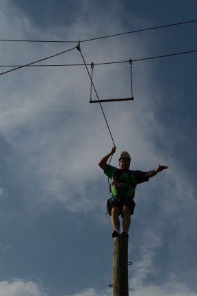 2010-05-22-Pack409-Camp-Champions-212-Trapeze-Jump-Jimmy.JPG