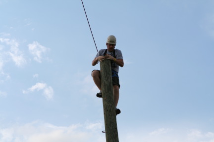 2010-05-22-Pack409-Camp-Champions-257-Trapeze-Jump-Chris.JPG