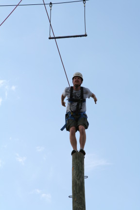 2010-05-22-Pack409-Camp-Champions-265-Trapeze-Jump-Chris.JPG