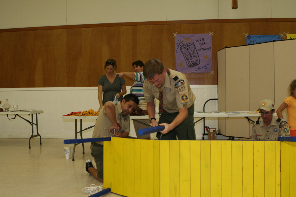 2010/05(May)/Pack409-Crossover/2010-05-19-Pack409-CrossOver-01-Chris-Stacy.JPG