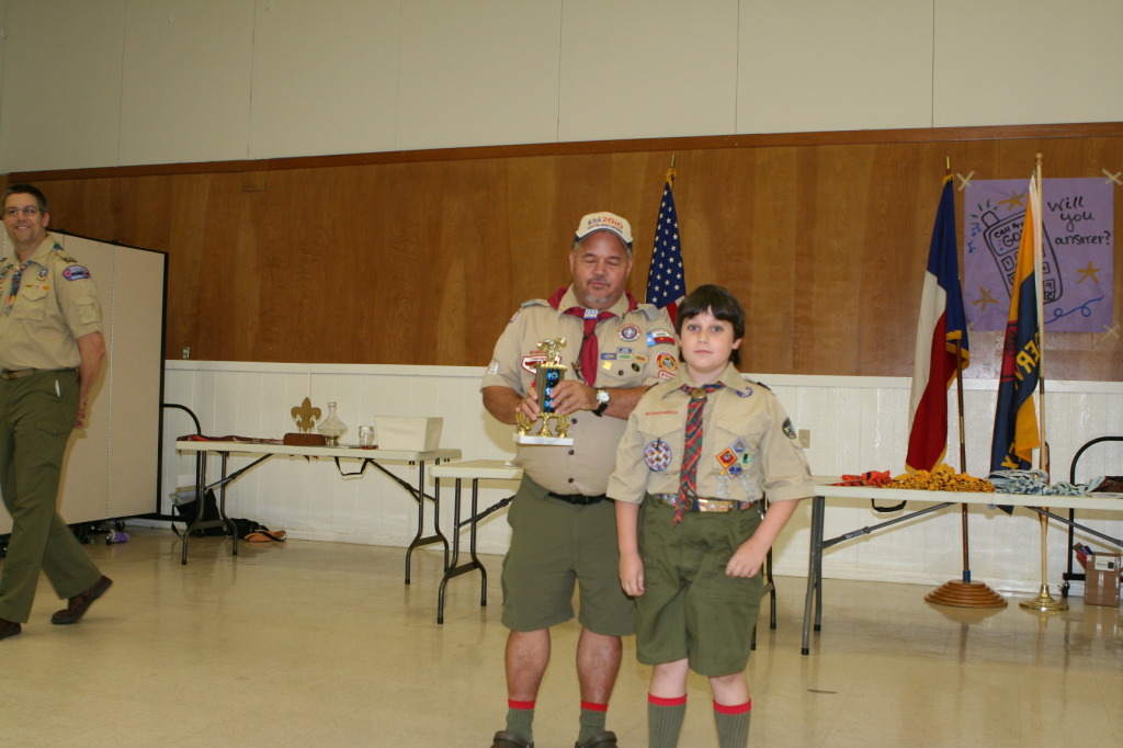 2010/05(May)/Pack409-Crossover/1024x768_2010-05-19-Pack409-CrossOver-46-Logan-Pinewood-Derby-Trophy.JPG