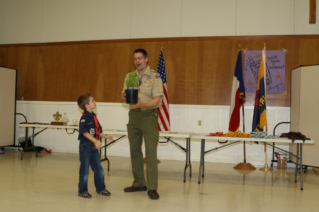 2010/05(May)/Pack409-Crossover/1024x768_2010-05-19-Pack409-CrossOver-49-Matt-plant.JPG