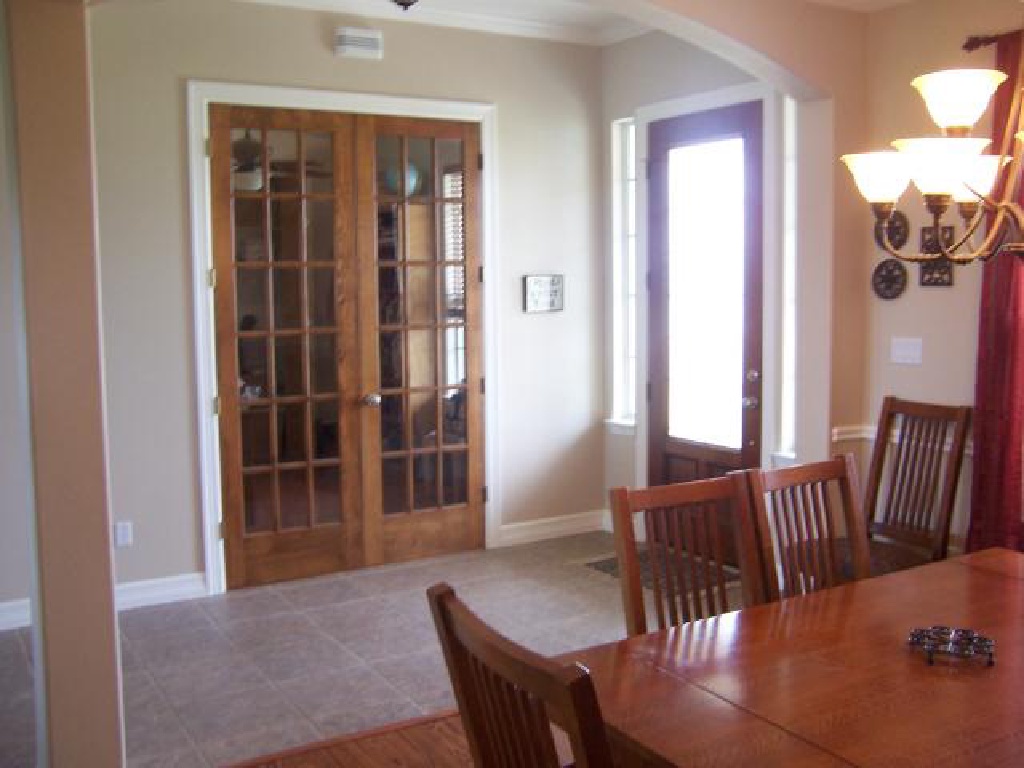 2010/06(June)/New-House/1024x768_Dining2-Front-Door.jpg