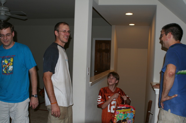 2010/06(June)/New-House/328-New-House/640x480_2010-06-28-New-House-107-Steve-Travis-Chance-Matt.JPG