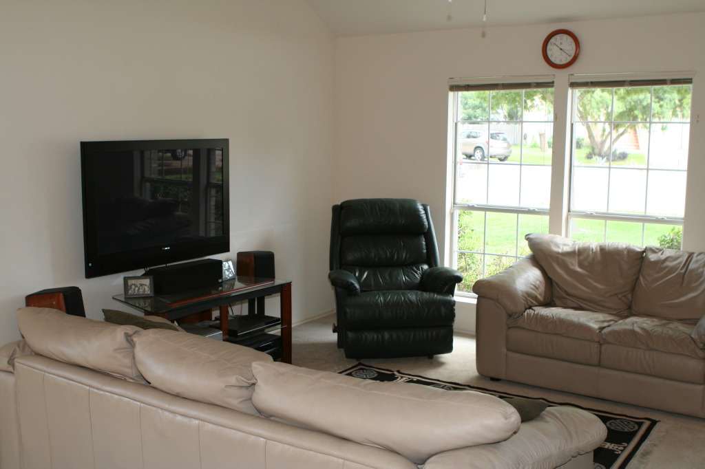 2010/06(June)/Old-House/903-Valley-Glen-Cove/1024x768_2010-06-28-903-Valley-Glen-Cv-036.JPG