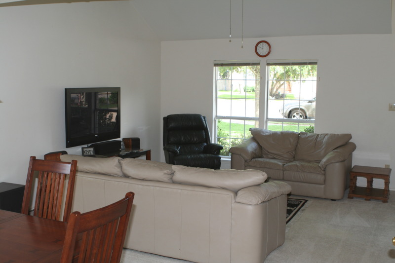 2010/06(June)/Old-House/903-Valley-Glen-Cove/800x600_2010-06-28-903-Valley-Glen-Cv-014.JPG