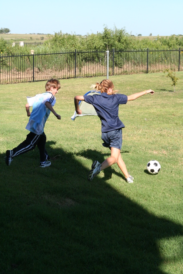 2010/07(July)/Chance-Julia-Soccer/640x480_2010-07-31-Chance-Julia-Soccer-6.JPG