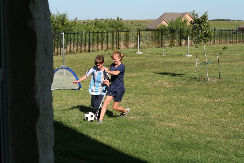 2010/07(July)/Chance-Julia-Soccer/800x600_2010-07-31-Chance-Julia-Soccer-3.JPG