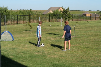 2010-07-31-Chance-Julia-Soccer-1.JPG